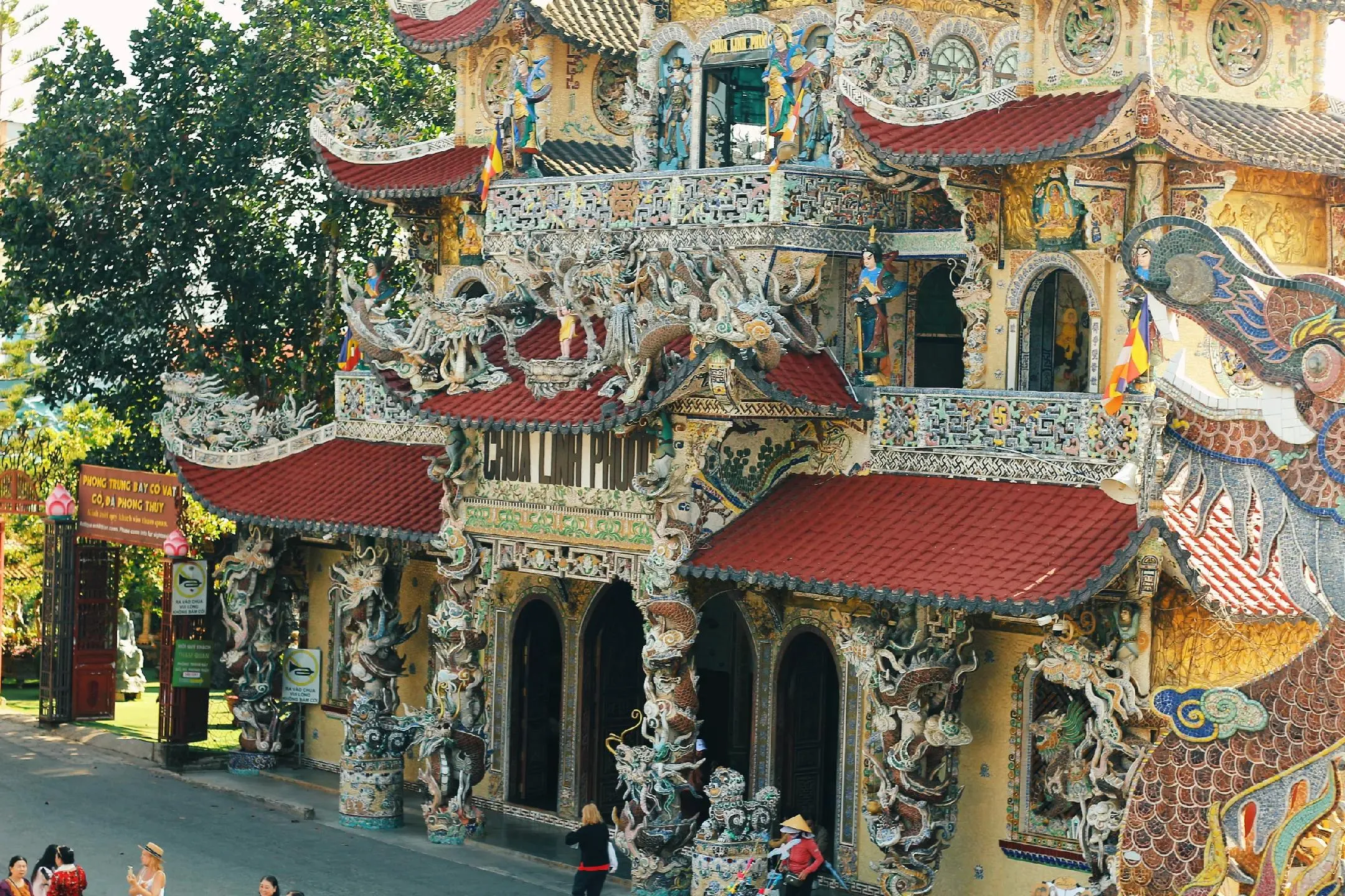 chùa Linh Phước Đà Lạt